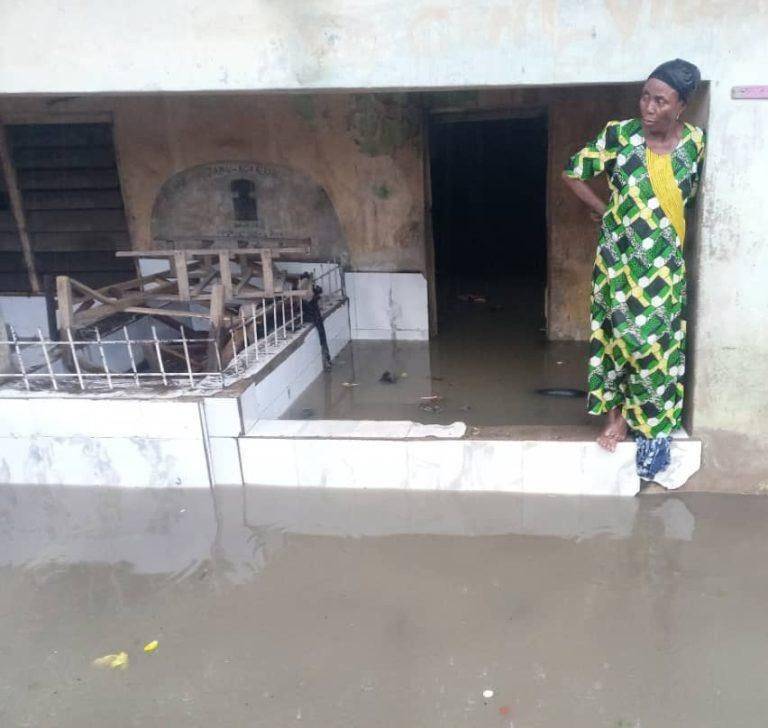 Tragic Floods Left Woman Stranded In Lagos