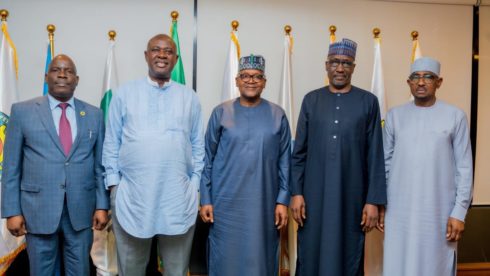 Minister Lokpobiri'S Crucial Meeting With Key Oil Industry Leaders To Resolve Face Up Between Dangote Refinery And Nmdpra