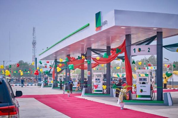 Nnpcl And Dangote Refinery Disagree Over Petrol Pricing