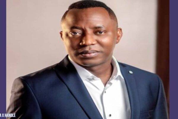 Omoyele Sowore Explodes at Federal Court Entrance: ‘Do I Look Like Corrupt Yahaya Bello?’ in Fiery Showdown with Security Operatives
