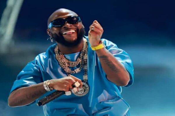 Davido Secures Groundbreaking 25 Billion Naira Sta-ke Deal with Drake: Africa’s Biggest Brand Ambassadorial Win Yet