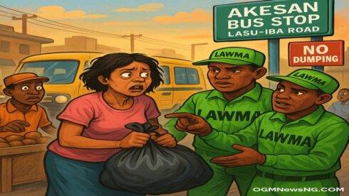 LAWMA Don Catch Woman Wey Wan Use Bus Stop Do Dustbin for LASU-Iba Road
