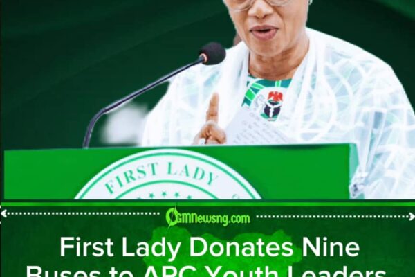 Nine Buses, One Big Dream: First Lady Challenges Nigerian Youth to Aim Higher While APC Leaders Get a New Ride